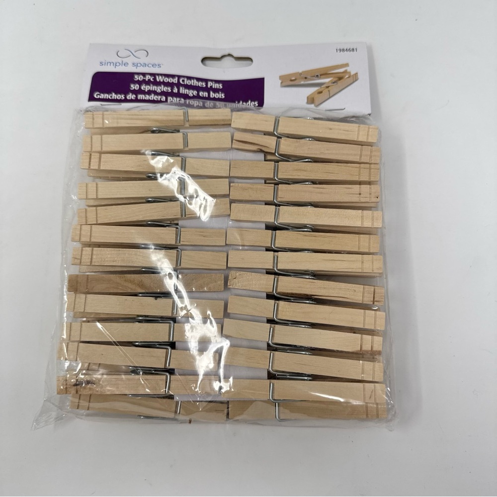 Simple Spaces 50 Piece Wooden Clothes Pins NEW
